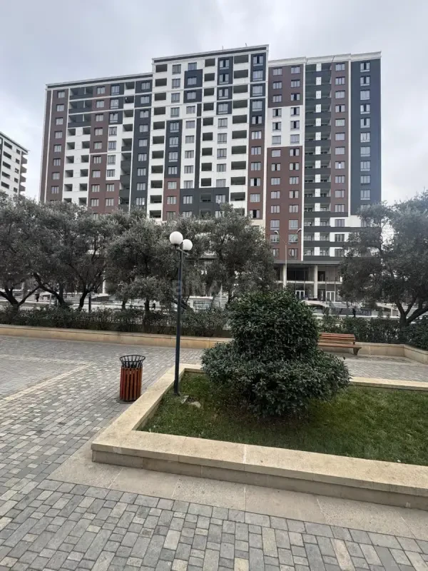 Satılır 3 otaqlı mənzil 140 m²