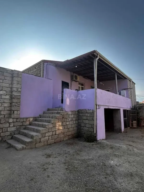 Satılır 3 otaqlı həyət evi 140 m²