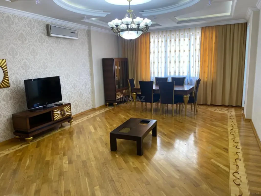 Kirayə verilir 3 otaqlı mənzil 150 m²