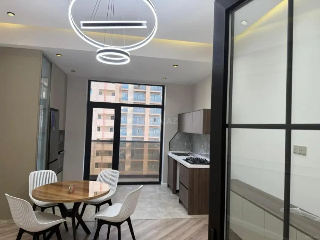 Kirayə verilir 3 otaqlı mənzil 105 m²