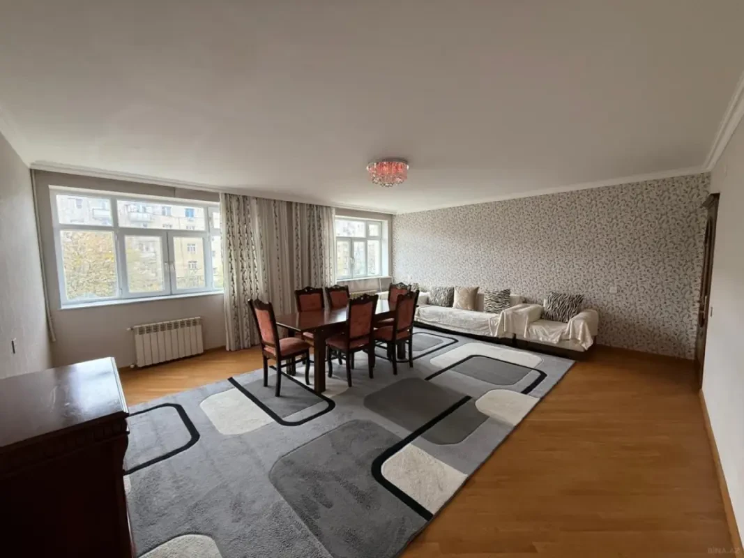 Kirayə verilir 4 otaqlı mənzil 100 m²
