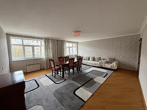 Kirayə verilir 4 otaqlı mənzil 100 m² — Bakı 4 otaq 100.00 m²