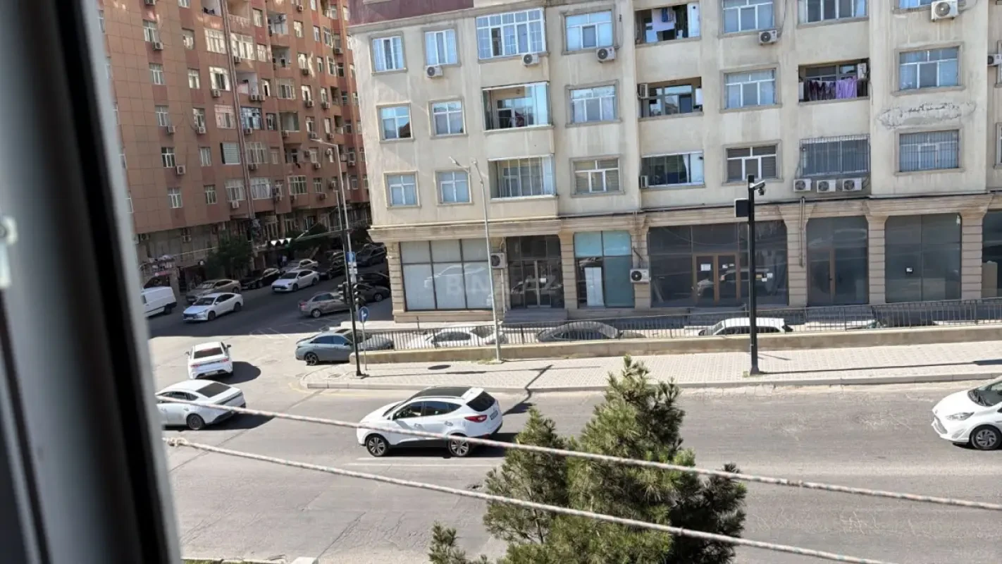 Satılır 2 otaqlı mənzil 65 m²