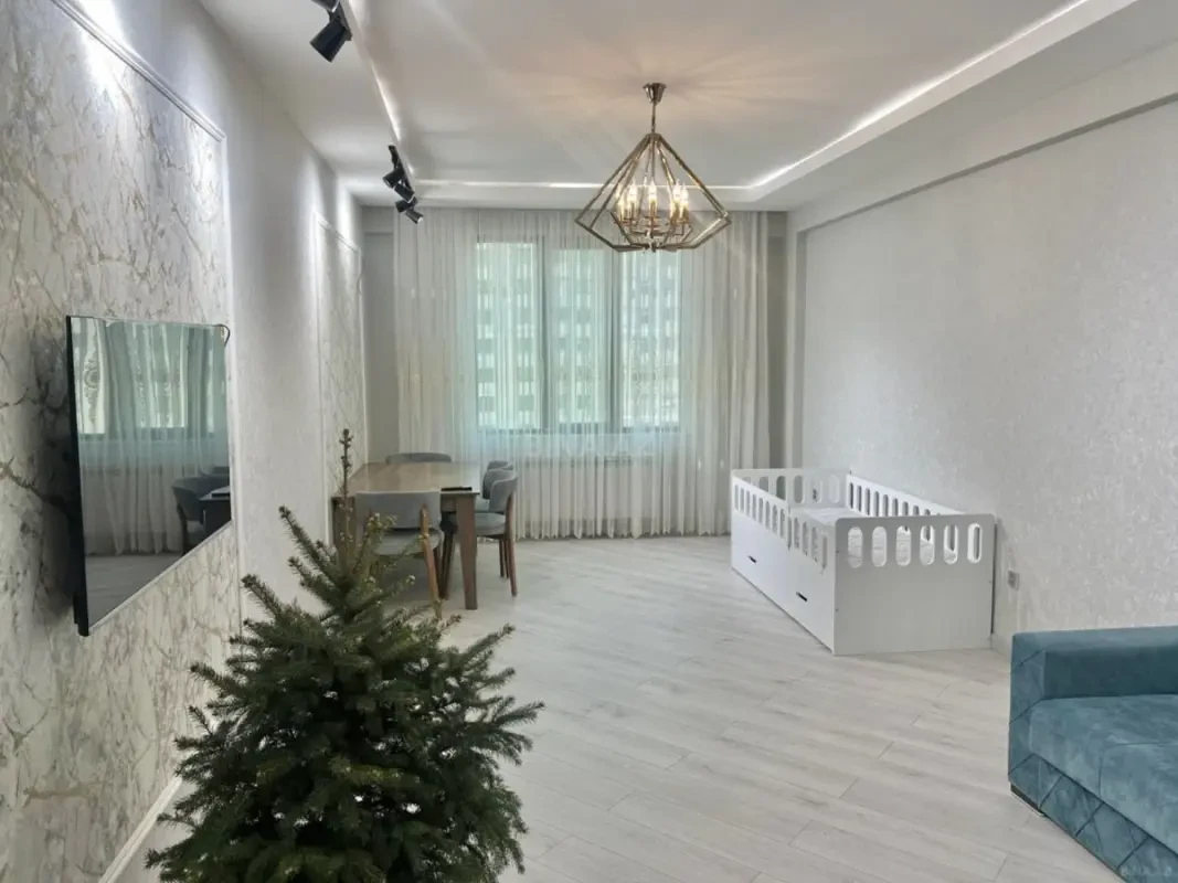 Kirayə verilir 2 otaqlı mənzil 95 m²