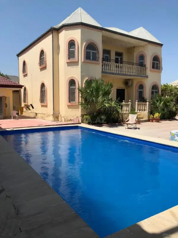 Kirayə verilir 5 otaqlı həyət evi 300 m²