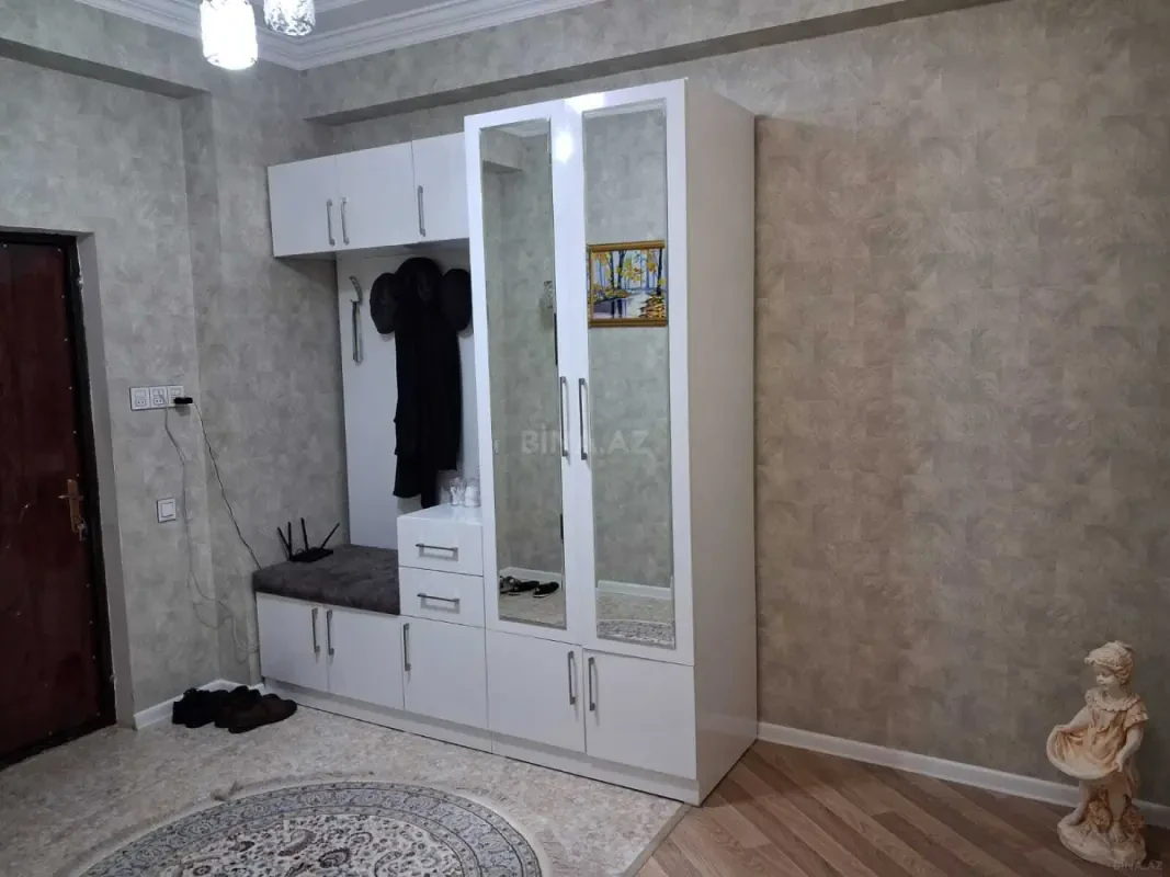 Satılır 3 otaqlı mənzil 127 m²