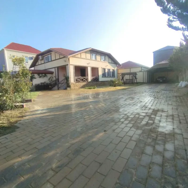 Satılır 5 otaqlı həyət evi 220 m²