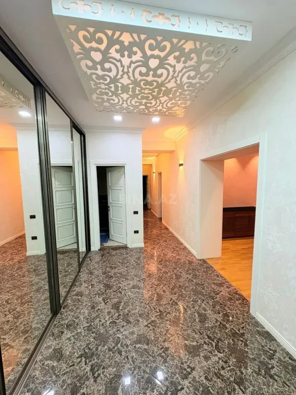 Kirayə verilir 3 otaqlı mənzil 150 m²