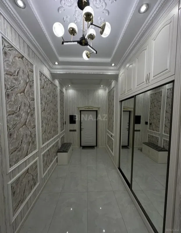 Satılır 3 otaqlı mənzil 137 m²