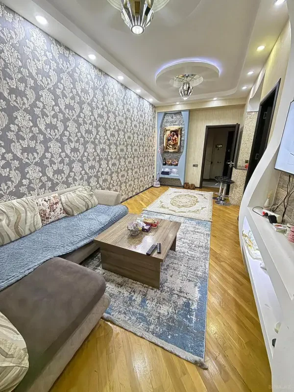 Kirayə verilir 2 otaqlı mənzil 70 m²