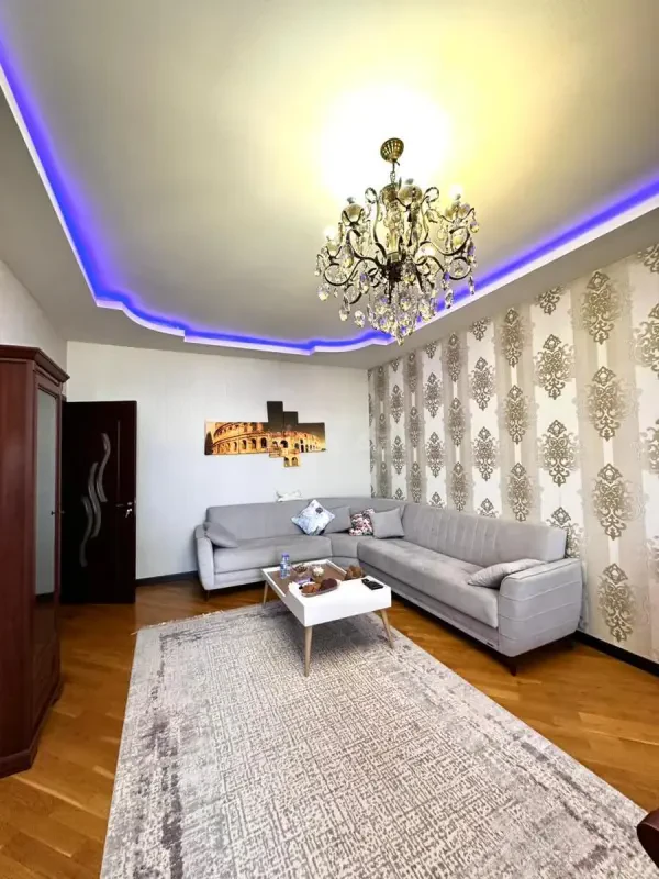 Kirayə verilir 3 otaqlı mənzil 100 m²
