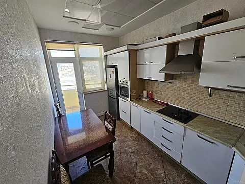Kirayə verilir 2 otaqlı mənzil 90 m² — Bakı, Xətai 2 otaq 90.00 m²