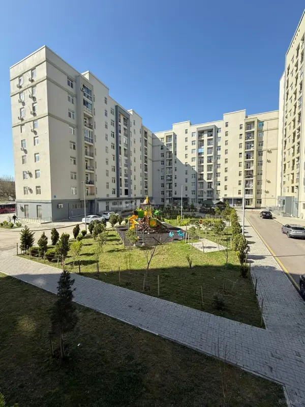 Satılır 4 otaqlı mənzil 110 m²