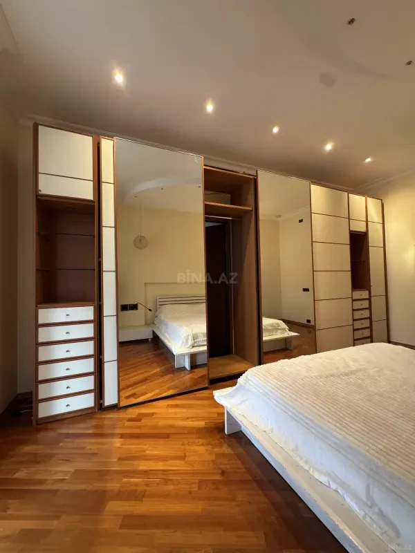 Kirayə verilir 4 otaqlı mənzil 160 m²