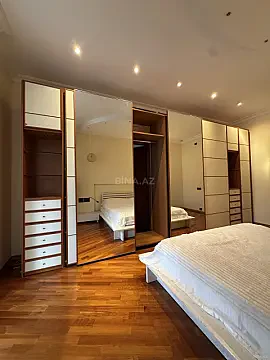 Kirayə verilir 4 otaqlı mənzil 160 m² — Bakı, Sahil qəs. 4 otaq 160.00 m²