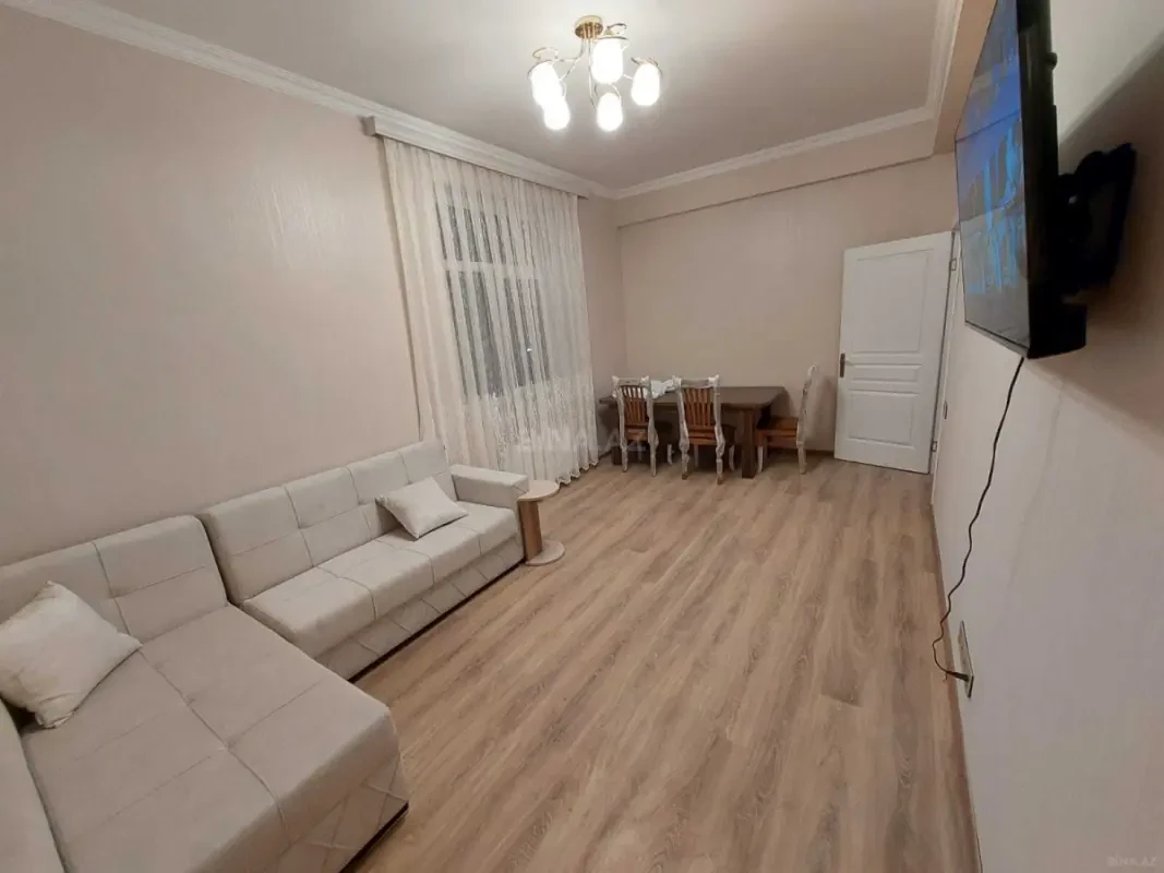 Kirayə verilir 2 otaqlı mənzil 65 m²