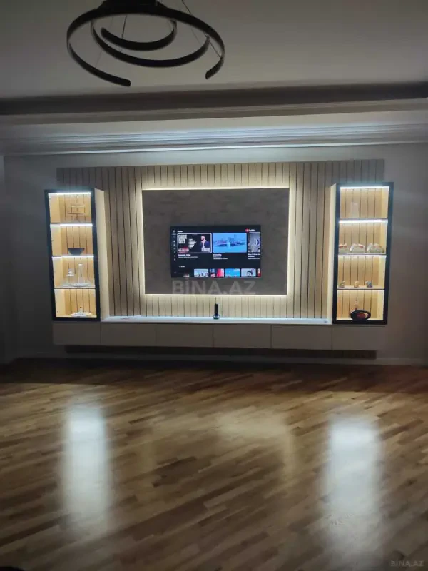 Kirayə verilir 3 otaqlı mənzil 145 m²