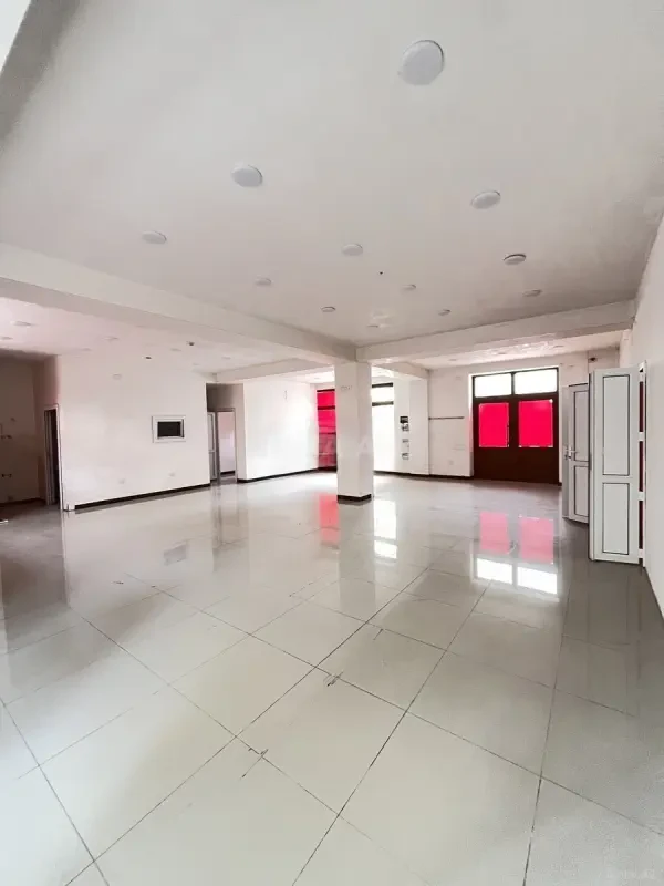 Kirayə verilir obyekt 170 m²