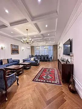 Satılır 8 otaqlı mənzil 450 m² — Bakı, Sahil qəs. 8 otaq 450.00 m²