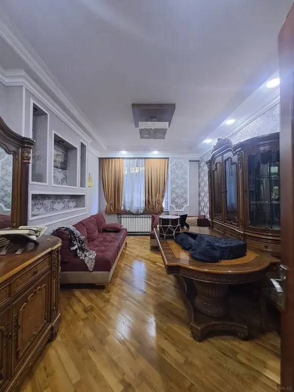 Kirayə verilir 2 otaqlı mənzil 90 m²
