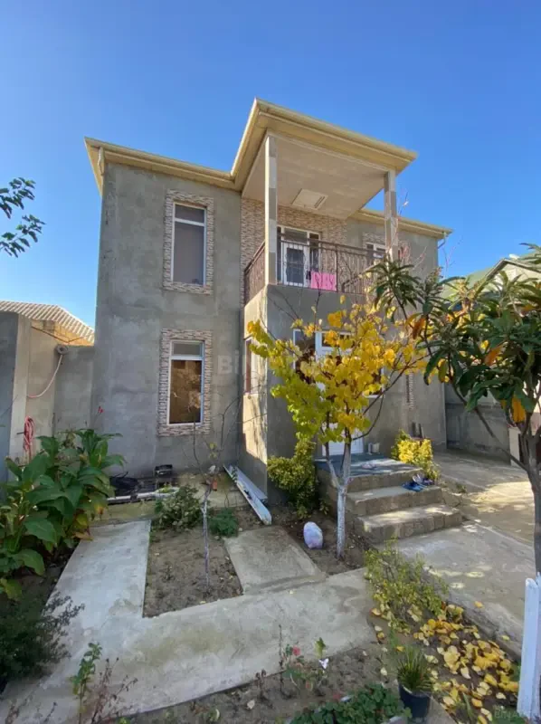 Satılır 4 otaqlı həyət evi 155 m²