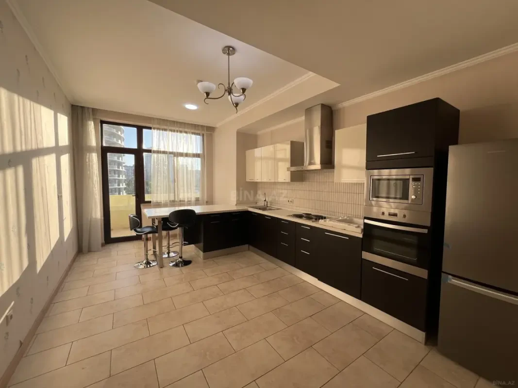 Kirayə verilir 3 otaqlı mənzil 170 m²