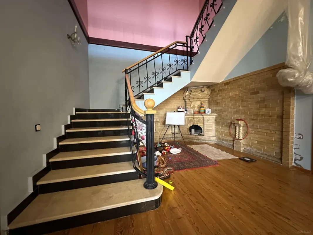 Satılır 7 otaqlı həyət evi 460 m²