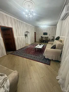 Satılır 6 otaqlı həyət evi 300 m² — Bakı, Yasamal 6 otaq 300.00 m²