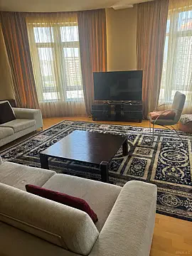 Kirayə verilir 4 otaqlı mənzil 225 m² — Bakı 4 otaq 225.00 m²