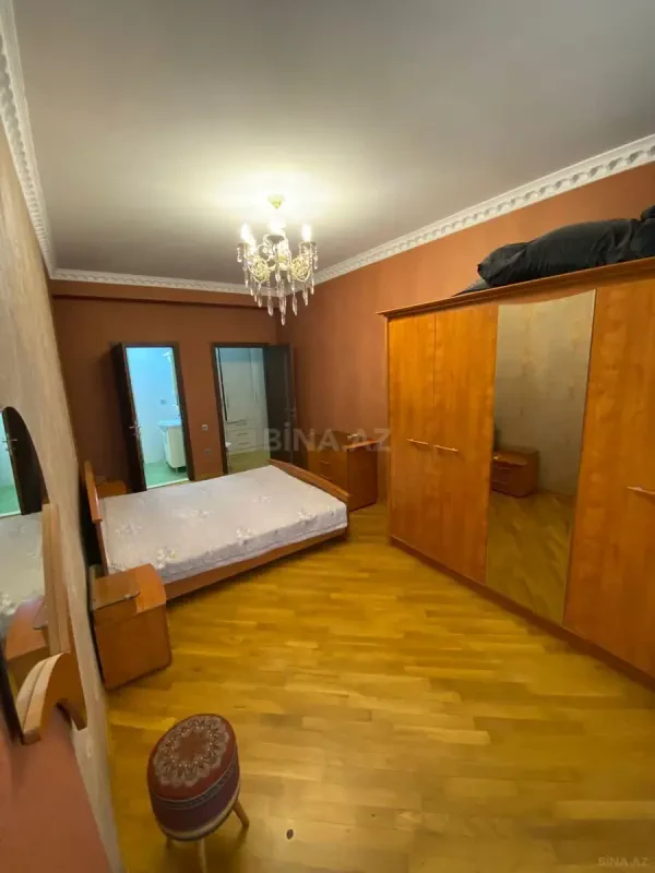Kirayə verilir 2 otaqlı mənzil 100 m²