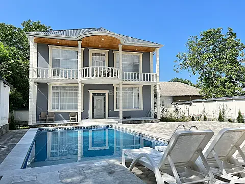 Kirayə verilir 5 otaqlı həyət evi 290 m² — Qəbələ 5 otaq 290.00 m²