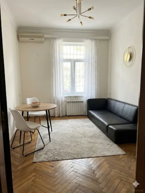 Kirayə verilir 2 otaqlı mənzil 60 m²