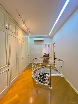 Satılır 6 otaqlı mənzil 270 m² — Bakı 6 otaq 270.00 m²