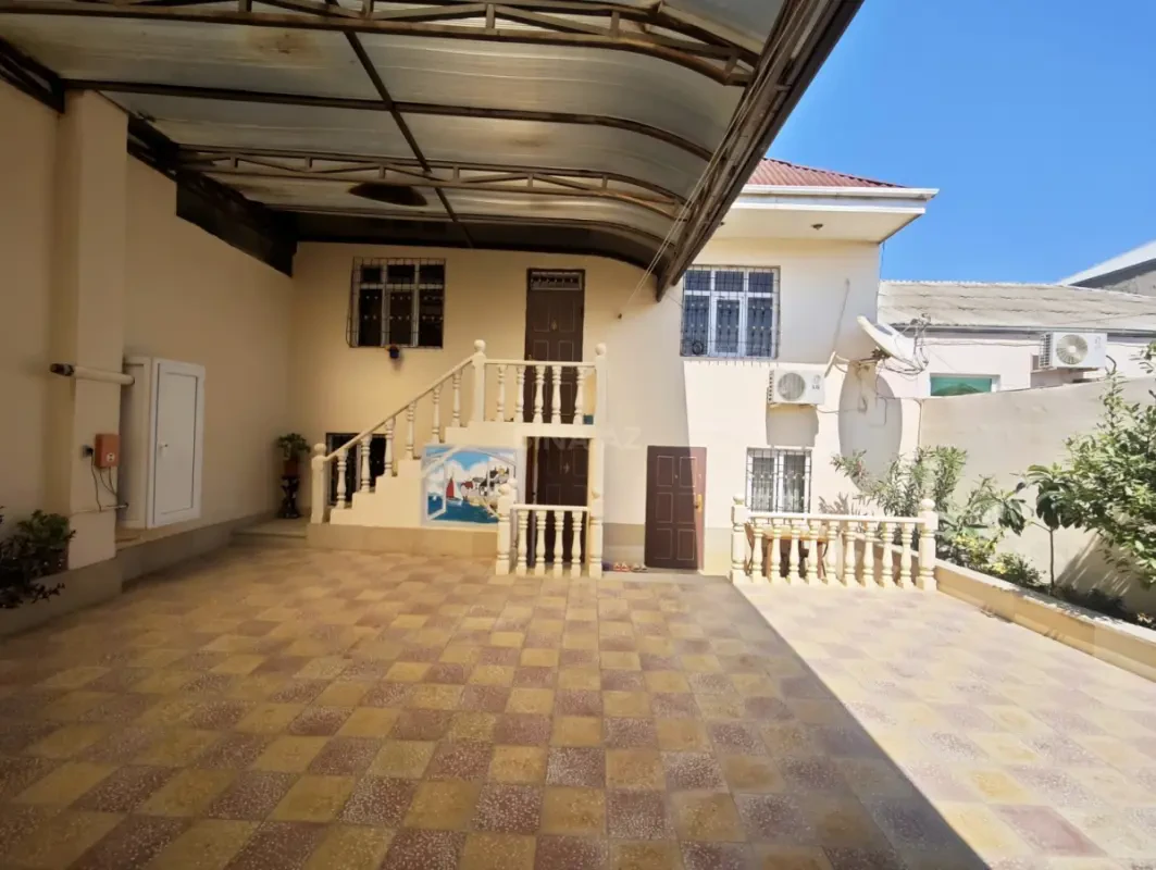 Satılır 7 otaqlı həyət evi 197 m²