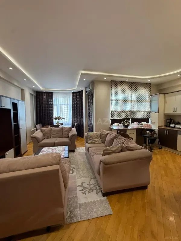 Kirayə verilir 3 otaqlı mənzil 120 m²