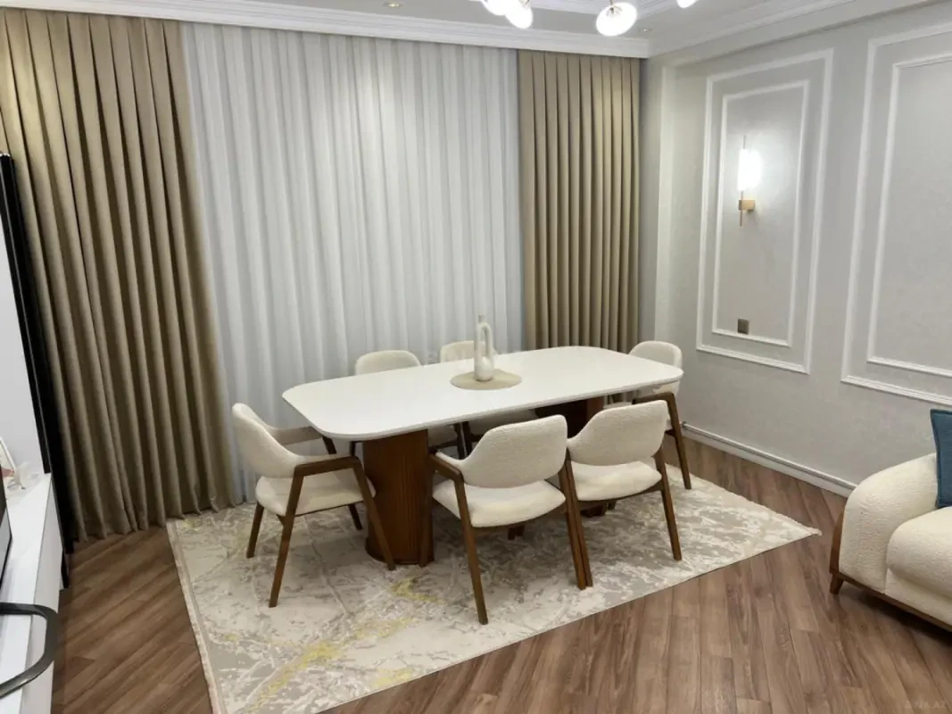 Kirayə verilir 2 otaqlı mənzil 70 m²