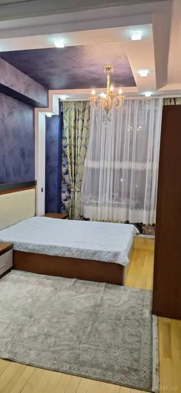 Kirayə verilir 2 otaqlı mənzil 90 m²