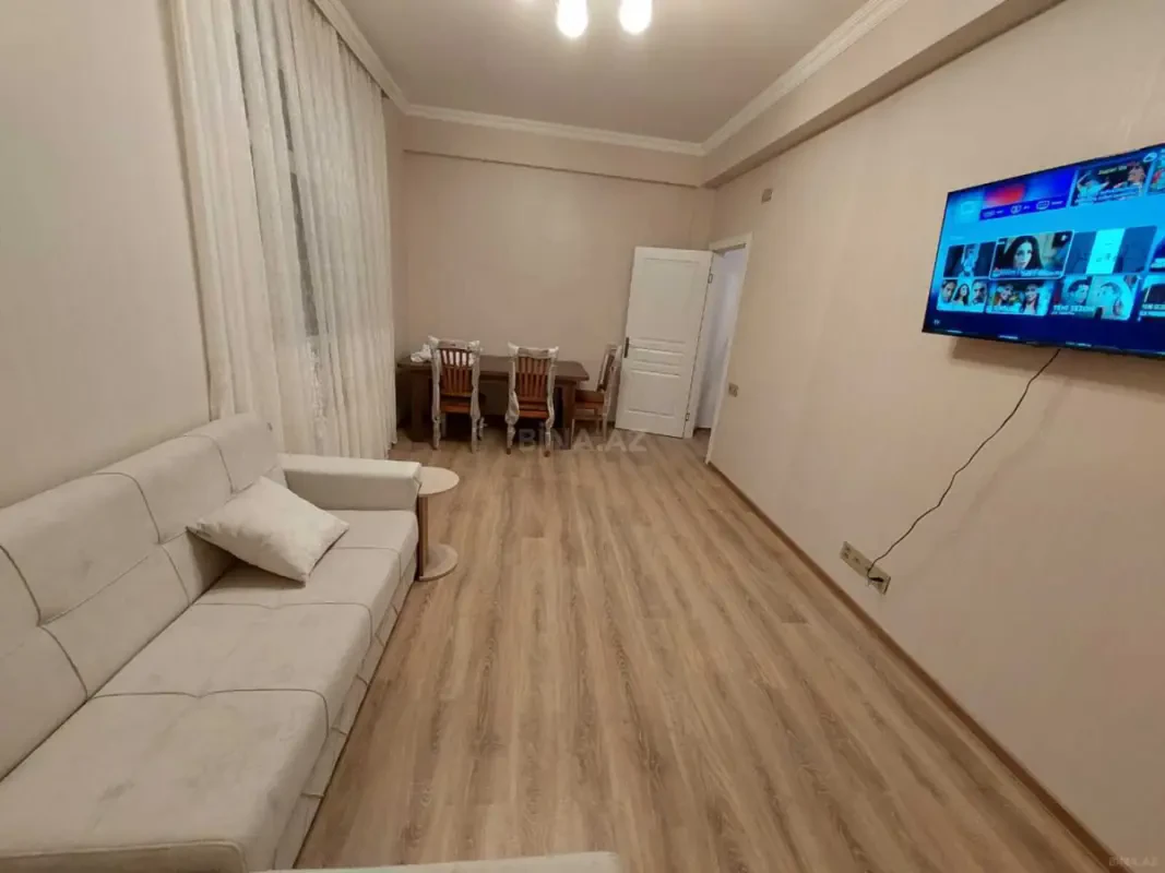 Kirayə verilir 2 otaqlı mənzil 65 m²