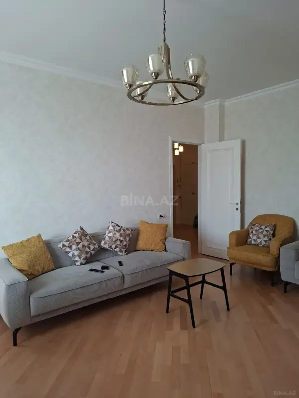 Satılır 3 otaqlı mənzil 110 m²