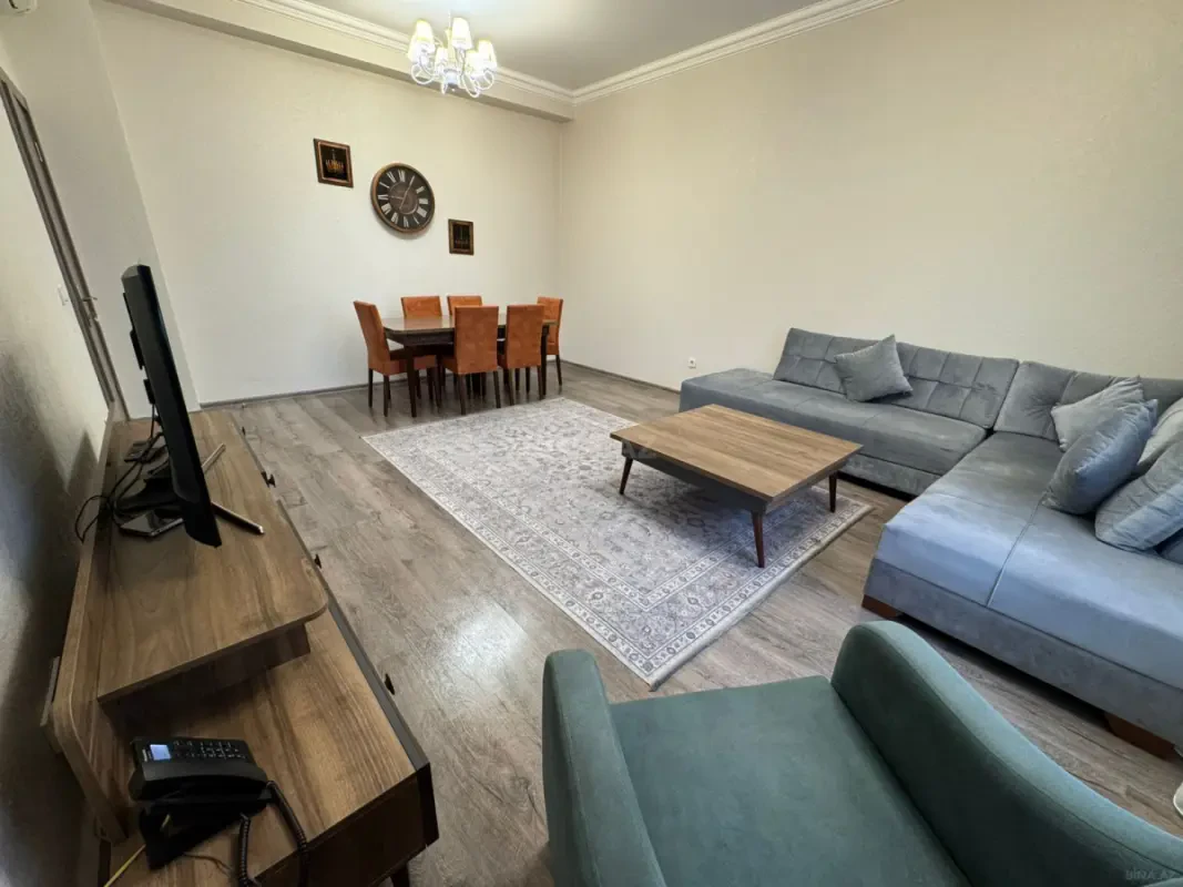 Kirayə verilir 3 otaqlı mənzil 120 m²