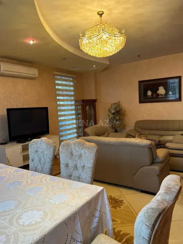 Kirayə verilir 3 otaqlı mənzil 138 m²
