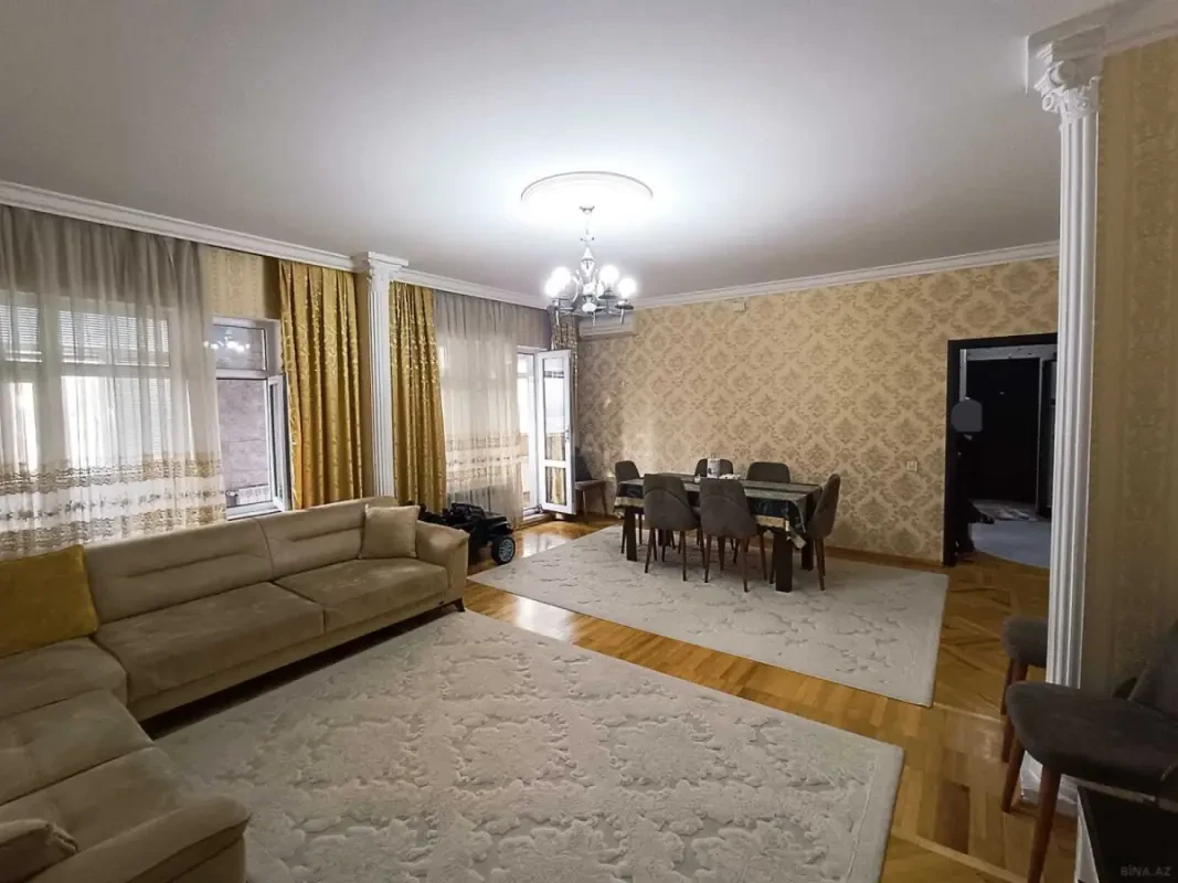 Satılır 4 otaqlı mənzil 125 m²