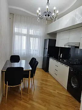Kirayə verilir 3 otaqlı mənzil 120 m² — Bakı 3 otaq 120.00 m²