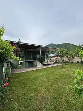 Kirayə verilir 5 otaqlı həyət evi 150 m² — Qax 5 otaq 150.00 m²