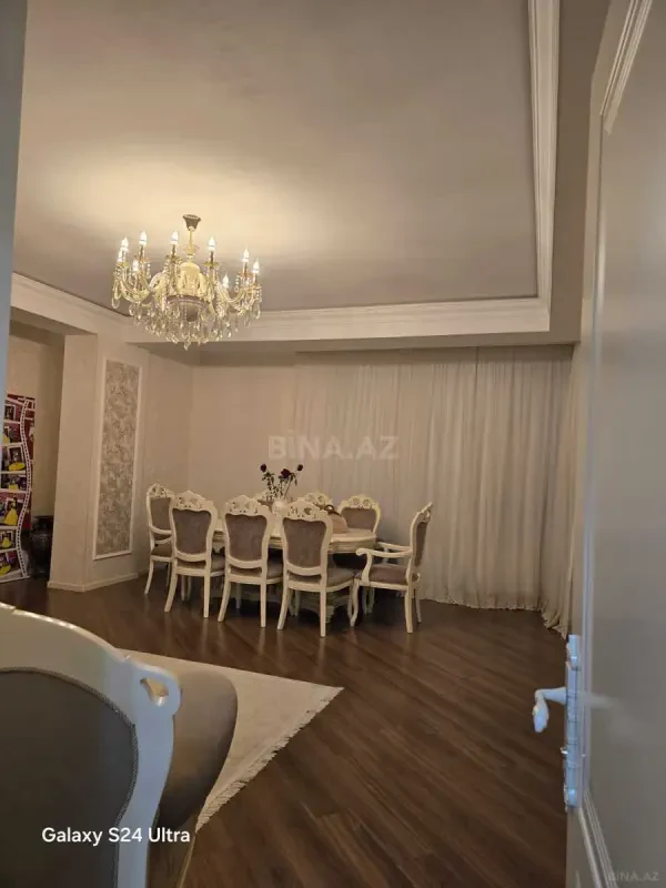 Satılır 4 otaqlı mənzil 137 m²