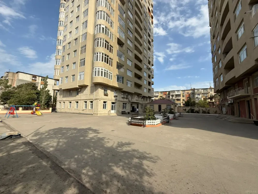 Kirayə verilir 3 otaqlı mənzil 150 m²