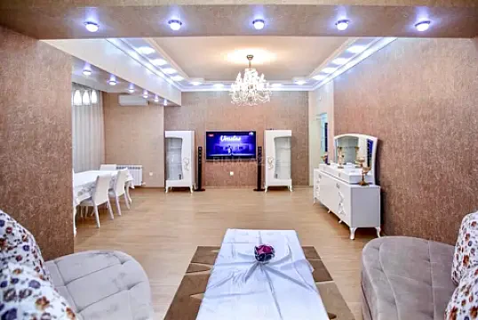 Kirayə verilir 4 otaqlı mənzil 202 m² — Bakı, Xətai 4 otaq 202.00 m²