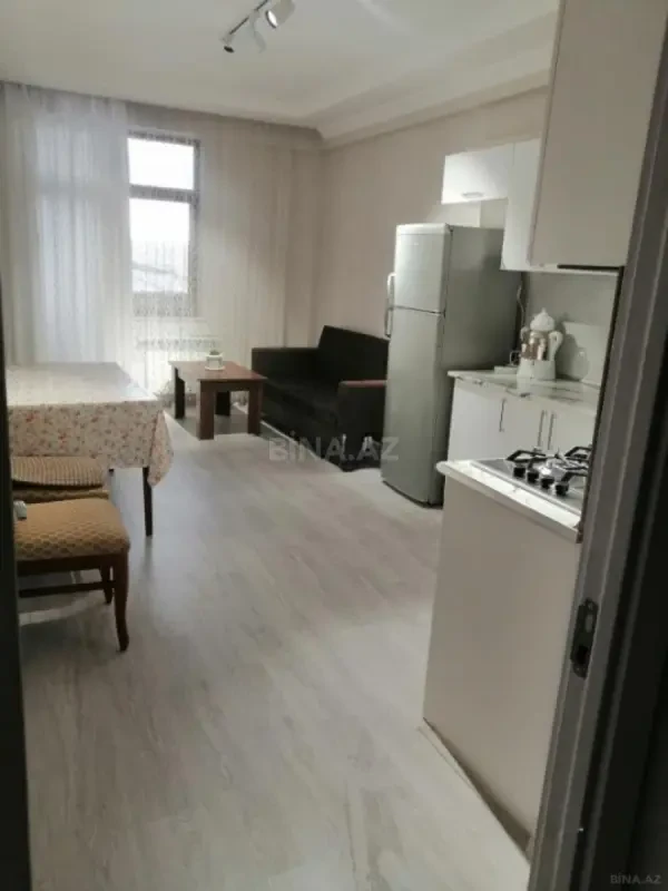 Kirayə verilir 2 otaqlı mənzil 77 m²