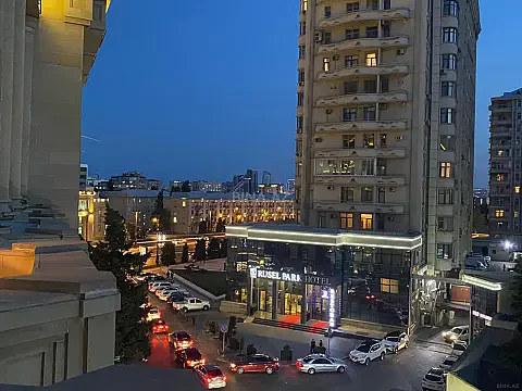 Kirayə verilir 2 otaqlı mənzil 52 m² — Bakı, Nərimanov 2 otaq 52.00 m²