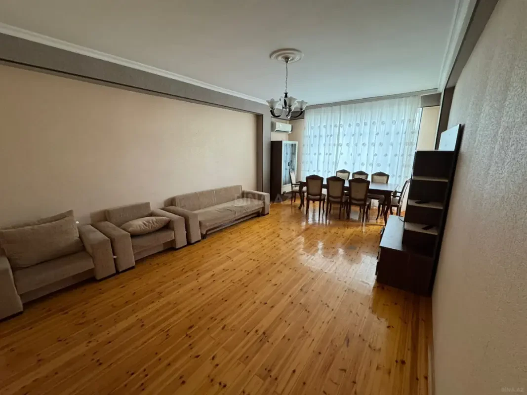 Kirayə verilir 2 otaqlı mənzil 110 m²